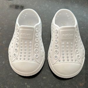 Native White Jefferson Toddler Size 4